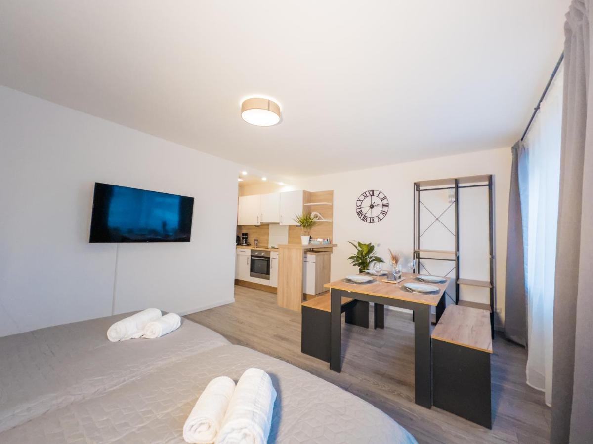 Immostay #6 - Ferienhaus 4 Zimmer Fuer 8 Personen, Wifi & Zentrum BRE 외부 사진